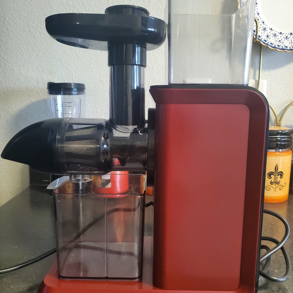 Chef's Choice Horizontal Masticating Juicer -Red